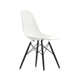 VITRA chaise avec base en érable noir Eames Plastic Side Chair DSW