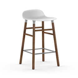 NORMANN COPENHAGEN tabouret FORM BARSTOOL H 65 cm avec piètement en noyer